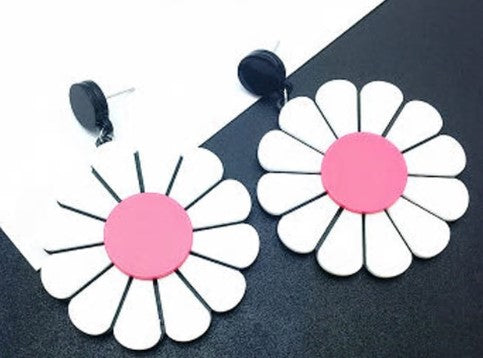 Daisy Dangles Earrings