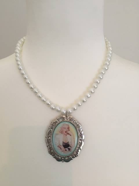 Pearl with Marilyn Pendant