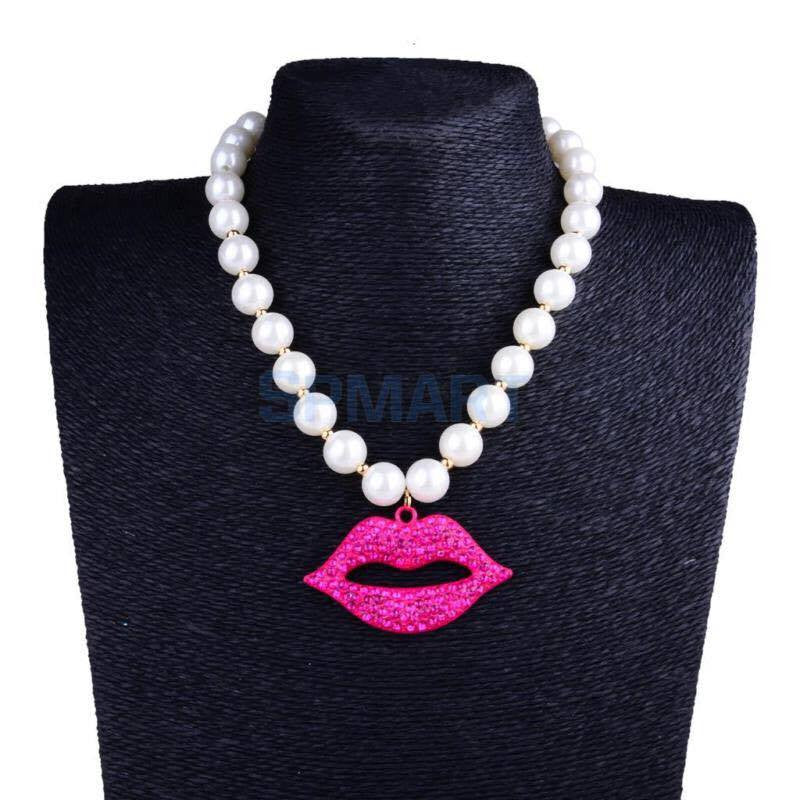 Pearl Necklace with Lips